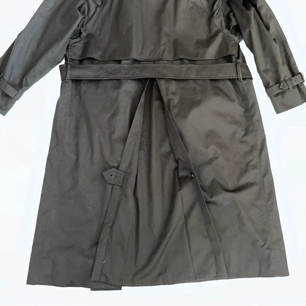 Burberry Black Trench Coat with Signature Beige Nova Check Lining - Picture 14 of 16
